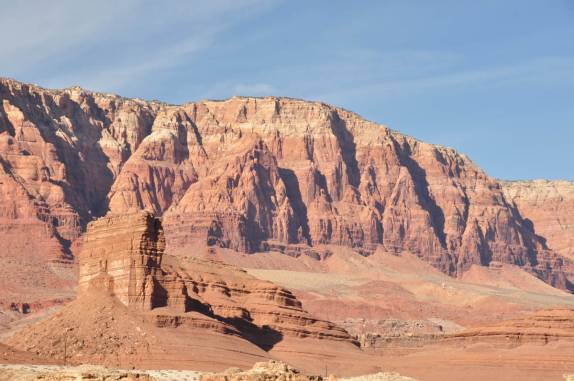 As incríveis cores e formas do deserto do norte do Arizona, quase fronteira com Utah, nos Estados Unidos